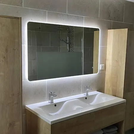 De Spacieuse Au Calme Piscine Privee Vakantiehuis